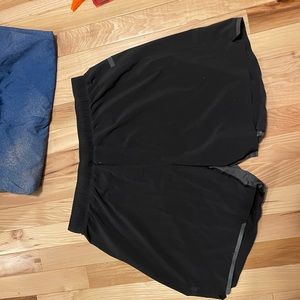 Lululemon linerless shorts size large shorter seam between 5 and 6 in